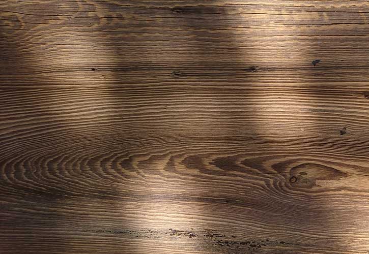 Bardage vieux bois couleur brun toutes finitions rainuré avec languettes récupéré sur d'ancien bâtiment vieillis naturellement 