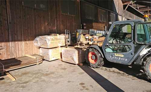 vous pouvez venir sur place consulter notre stock de vieux bois dans notre entrepôt situé à saint jean de sixt Haute Savoie arvimedia